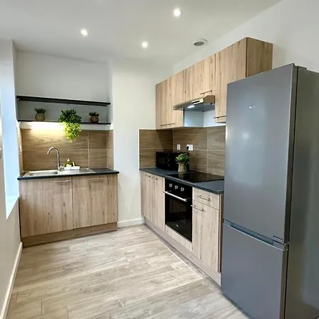 Republique - 2 Bedrooms - Skyscraper * Βιλερμπάν