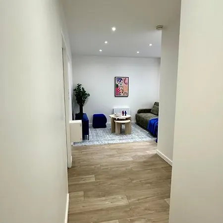 Republique - 2 Bedrooms - Skyscraper Appartement
