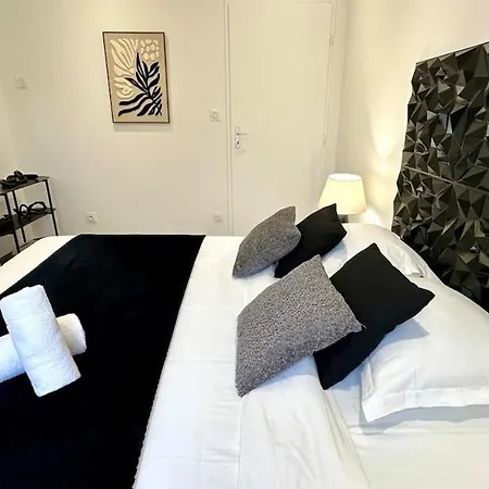 דירה Republique - 2 Bedrooms - Skyscraper וילאורבן