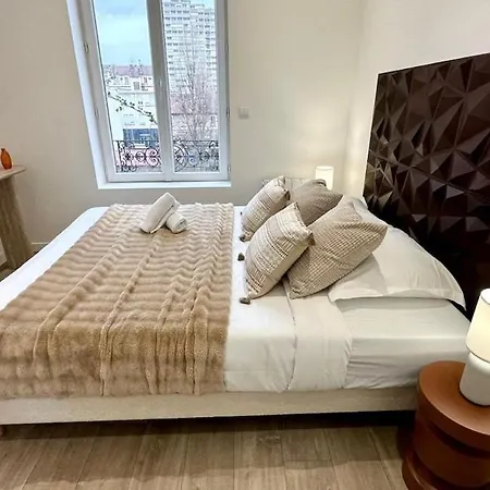 Republique - 2 Bedrooms - Skyscraper דירה