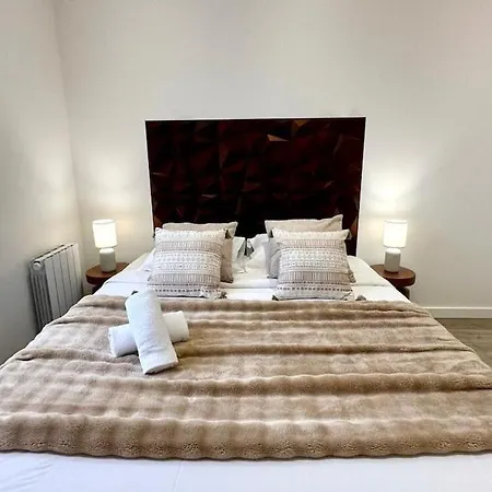Republique - 2 Bedrooms - Skyscraper *