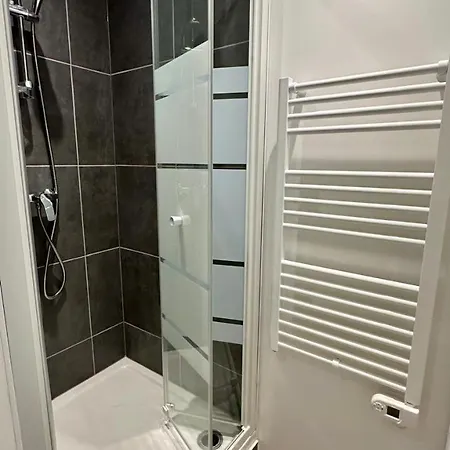 Appartement Republique - 2 Bedrooms - Skyscraper