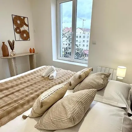 Republique - 2 Bedrooms - Skyscraper דירה