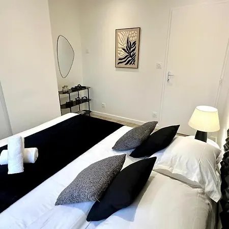 Appartement Republique - 2 Bedrooms - Skyscraper