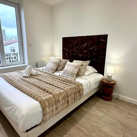 République - 2 Bedrooms - Skyscraper * Villeurbanne